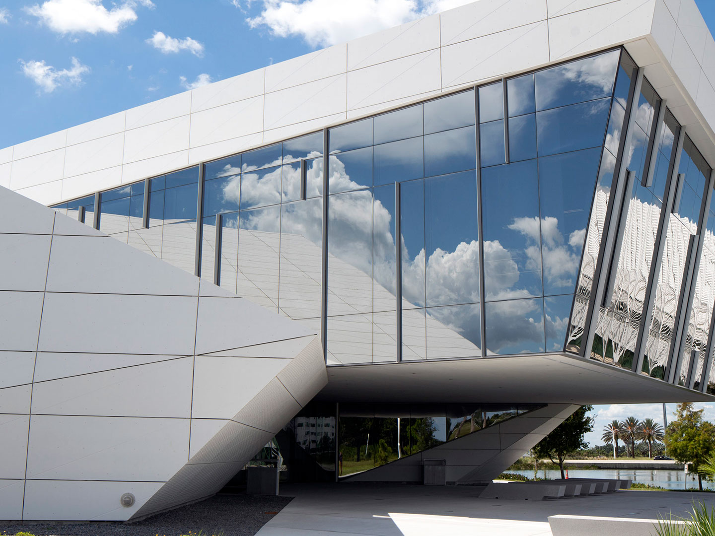 FPU Advanced Research Center